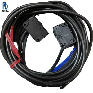 เซ็นเซอร์โฟโตอิเล็กทริกแบบมีแอมพลิฟายเออร์ในตัว รุ่น Pz-g41n ของ Keyence จากญี่ปุ่น ของแท้ใหม่ แบบสะท้อนแสงสี่เหลี่ยม ชนิดสายเคเบิล NPN - Product Image 1