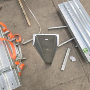Trave a colonna in acciaio zincato a caldo universale per montante a muro di sostegno - Product Image 3