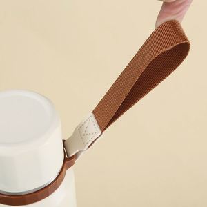 Botella de Agua Aislada Fría/Caliente Personalizada de 750 ml, Botella de Agua de Acero Inoxidable con Asa de Cuerda, Atomizador, Botella de Perfume - Product Image 2