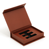 Boîte cadeau rigide marron de luxe personnalisée avec insert en mousse pour un affichage sécurisé des produits