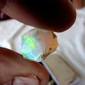 Vente en gros directe de pierres brutes d'opale naturelle de couleur feu certifiées par des tiers, provenant d'Éthiopie - Product Image 1