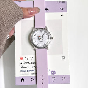 Montre pour femmes de style bonbon mignon, petite montre ronde à cadran de dessin animé, montre à quartz en silicone - Product Image 2