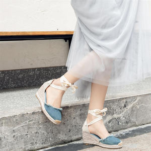 <span class=keywords><strong>Espadrilles</strong></span> <span class=keywords><strong>compensées</strong></span> en jean bleu pour femme, avec bordure effilochée, empeigne en jean, lanière de cheville assortie et semelle compensée en jute tressée, sandales d'été confortables - Product Image 6