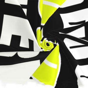 Tapisserie personnalisée avec des motifs psychédéliques qui brillent sous la lumière noire, parfaite pour les festivals de musique, les clubs et la décoration de chambre psychédélique - Product Image 3