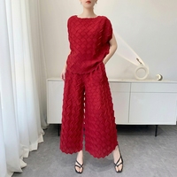 Ensemble plissé deux pièces pour femme – Vente en gros – Ensemble deux pièces plissé à bulles géométriques 3D en relief