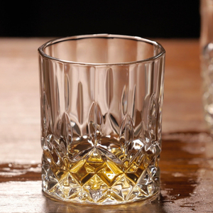 Grossiste Verres à whisky Verrerie pour <span class=keywords><strong>rhum</strong></span> Verres pour bar Verres à liqueur de luxe <span class=keywords><strong>Verre</strong></span> à cocktail transparent en <span class=keywords><strong>cristal</strong></span> 80mm - Product Image 4