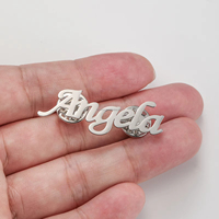 Badge nominatif personnalisé unique en acier inoxydable, cadeaux pour événements d'entreprise et team building, badge à lettres avec fermoir papillon