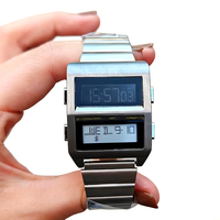 Montre à quartz numérique LED de style rétro-futuriste des années 70 pour hommes, diamètre du cadran de 32 mm, largeur de 22 mm, alliage d'acier inoxydable