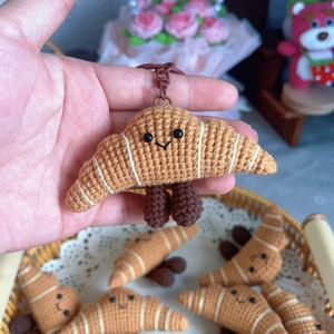 LLavero de oso de <span class=keywords><strong>ganchillo</strong></span> de algodón orgánico hecho a mano, colgante de mochila escolar de animales de punto con relleno de algodón PP, regalo para niños - Product Image 2