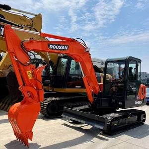 Miniexcavadora Usada DOOSAN DH55 de 5.5 Toneladas, de Bajo Ruido y Flexible, para Trabajos de Paisajismo y Movimiento de Tierras - Product Image 2