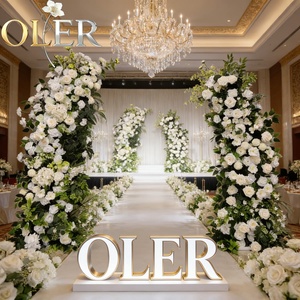 Décoration d'arche de mariage traditionnelle indienne personnalisée avec rangée de fleurs artificielles, fleurs suspendues artificielles pour la décoration de mariage - Product Image 1