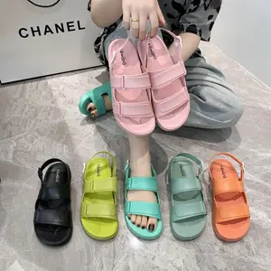 Sandal musim panas desain terbaru 2024 sepatu Roman lembut untuk wanita olahraga luar ruangan mode sandal Gadis