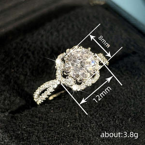 Anello di fidanzamento da donna Q604 in oro bianco con diamante taglio brillante rotondo naturale colore D con montatura a halo - Product Image 4