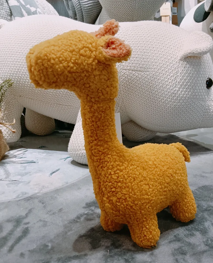 Design exclusivo da china de pelúcia porygon, nórdico, macio, recheado mini bebê, sino dentro de animal de pelúcia, brinquedo de girafa