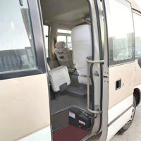 Mini-bus de transport d'occasion diesel de Chine, type Coaster, pour Toyota, avec sièges personnalisés et peinture sur mesure