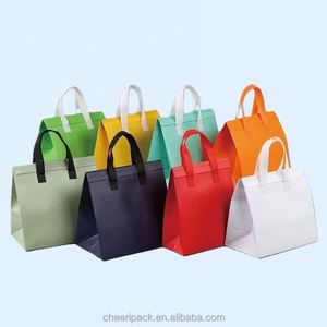 Sac isotherme personnalisé avec logo imprimé, classique, non tissé, pour la livraison de nourriture et de boissons à emporter - Product Image 2