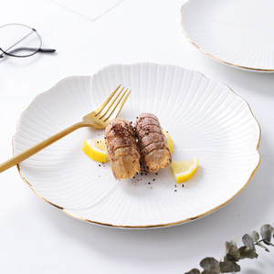 จานรองเซรามิกขอบทองสไตล์เรียบง่ายสำหรับร้านอาหารงานแต่งงานและงานเลี้ยง - Product Image 2