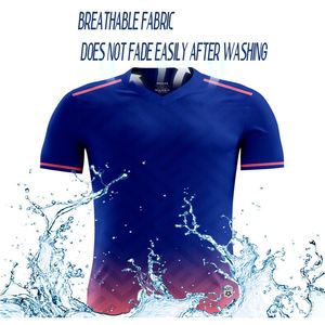 เสื้อฟุตบอลชายผู้ใหญ่ผ้าโพลีเอสเตอร์100% เสื้อคอวีแขนสั้นระบายอากาศได้ดีพิมพ์ลายถ่ายโอนความร้อนสำหรับชื่อทีมที่กำหนดเอง - Product Image 5