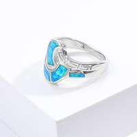 Bague en argent sterling 925 avec motif grec simple, opale et tungstène, avec un éclat et un sertissage de pierres précis pour un attrait intemporel