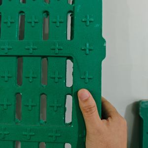 Solución <span class=keywords><strong>Llave</strong></span> <span class=keywords><strong>en</strong></span> <span class=keywords><strong>Mano</strong></span>: Piso <span class=keywords><strong>de</strong></span> Plástico Aislado y Sellado con Rejillas para <span class=keywords><strong>Cerdos</strong></span>, Solución Rentable para la Cría <span class=keywords><strong>de</strong></span> <span class=keywords><strong>Cerdos</strong></span>, Rejillas para Pisos <span class=keywords><strong>de</strong></span> <span class=keywords><strong>Cerdos</strong></span> - Product Image 2