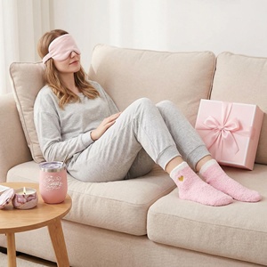 Set de Regalo Lunaire Rosa para el Cuidado Personal de la Mujer, Caja de Regalo de Spa y Relajación con Vaso, Regalo para Damas de Honor, Regalo de Agradecimiento - Product Image 5