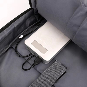 Sac à dos promotionnel personnalisé avec logo, unisexe, imperméable, en tissu Oxford, à fermeture éclair, antivol, 20-39L, avec chargeur USB, léger - Product Image 6