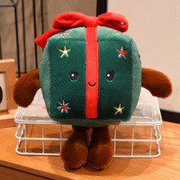 Jouets en peluche de Noël mignons avec des motifs de Père Noël, d'arbre de Noël, de pain d'épices et de boîte cadeau, en tissu doux, parfaits comme cadeaux de Noël