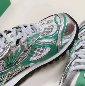 Zapatillas de Moda de Lujo de Alta Calidad para Hombre y Mujer, con Luces, Cordones, Diseño de Punta Suave y Estilo Moderno para Invierno - Product Image 3