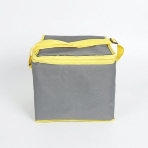 Bolsa Térmica Aislante de Tela No Tejida Reciclada Personalizada de Proveedor Chino, Bolsa Grande para Hielo con Película de Aluminio para Alimentos Congelados y Almuerzo - Product Image 1