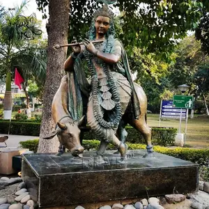 BLVE Indische Religionen im Freien Lebensgröße Hindu-Gott Bronze Lord Krishna Garten Statuen Messing Radha Krishna Statue Skulptur