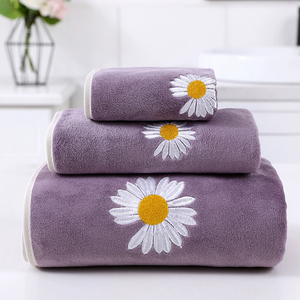 Ensemble de serviettes de bain en microfibre ultra-fine brodée de marguerites, célèbre sur <span class=keywords><strong>Internet</strong></span>, avec boîte cadeau douce à motif de tournesol - Product Image 5