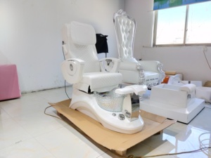 Fauteuil de pédicure blanc avec siège et dossier inclinables, baignoire sans tuyauterie, fonction de massage chauffant pour salon de manucure - Product Image 3