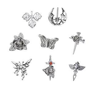 Piercing d'oreille en titane Lotus F136, motif papillon, rose, épée, feuille, hélice, conque, surface métallique, boucles d'oreilles fines - Product Image 1