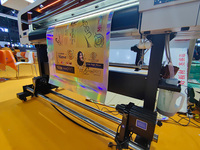 Tinta UV LED-UV SC-9132 untuk Printer UV I3200-U1, Cocok untuk Kanvas, Spanduk, Kertas PP Coated, dll.