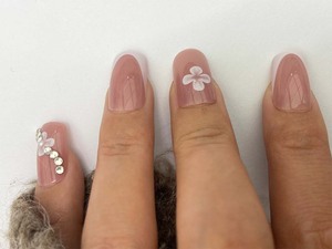 Faux ongles à presser de haute qualité avec colle, en boîte, style français, magnétiques, carrés, forme cercueil, à paillettes, artificiels - Prix de gros - Product Image 2