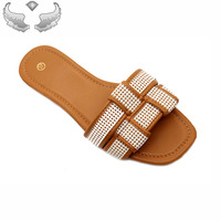 Sandales et pantoufles plates pour femmes tendance et durables pour l'été, respirantes et idéales pour l'extérieur