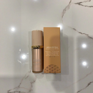 Fond de teint 4 en 1 à spectre lumineux changeant de couleur, SPF 50, fond de teint personnalisé pour toutes les couleurs de peau, vente chaude - Product Image 1