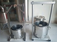 Presse-agrumes manuel commercial en acier inoxydable avec presse à pulpe de raisin manuelle Jack