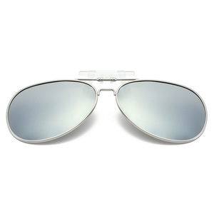 <span class=keywords><strong>Gafas</strong></span> <span class=keywords><strong>de</strong></span> <span class=keywords><strong>sol</strong></span> con clip para miopía con lentes polarizadas <span class=keywords><strong>Gafas</strong></span> <span class=keywords><strong>de</strong></span> conducción abatibles con marco <span class=keywords><strong>de</strong></span> inserción <span class=keywords><strong>de</strong></span> visión nocturna P2 Categoría <span class=keywords><strong>de</strong></span> producto - Product Image 2