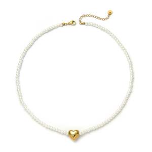 Collier rond en fausses perles blanches avec pendentif cœur doré en acier inoxydable 316L plaqué or PVD, bijoux durables et résistants pour femmes - Product Image 1