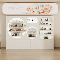 Présentoir de cosmétiques de conception créative au détail Salon de beauté Produits de soins de la peau des ongles Présentoirs multicouches
