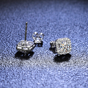 Boucles d'oreilles clous carrées <span class=keywords><strong>de</strong></span> luxe certifiées GRA en argent sterling S925, serties <span class=keywords><strong>de</strong></span> moissanite VVS <span class=keywords><strong>1</strong></span> carat et <span class=keywords><strong>de</strong></span> diamants <span class=keywords><strong>de</strong></span> laboratoire pour hommes - Product Image 5