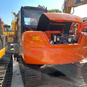 Excavatrice sur chenilles Hitachi ZX70-5G d'occasion, 7 tonnes, avec moteur Yanmar et équipement de construction - Product Image 4