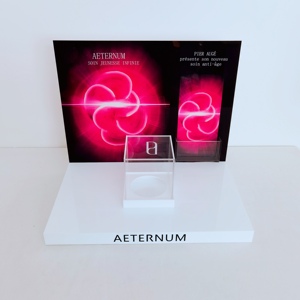 Estuche de exhibición para cosméticos, soporte acrílico para Perfume, expositor de cosméticos de alta gama con luz LDE - Product Image 4