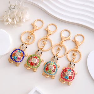 Pendentif porte-clés en métal strass tortue colorée - Product Image 1
