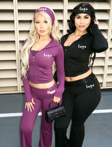 Conjunto de Dos Piezas Personalizado con Logotipo para Mujer, Compuesto por Sudadera con Capucha y Pantalones Cortos, Ideal para Deportes y Fiestas - Product Image 1
