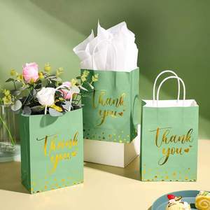 Sacs cadeaux personnalisés en papier kraft écologique avec pois dorés et poignée pour fêtes et événements - Product Image 3