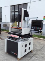 Machine de perçage CNC EDM automatique haute vitesse de 3 mm avec PLC et composants de moteur en Chine