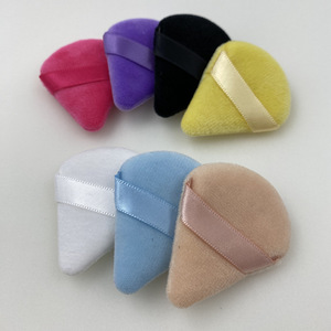 แป้งพัฟสามเหลี่ยมสีชมพูสีดำกำมะหยี่นุ่มพิเศษขนาดเล็ก<span class=keywords><strong>ส</strong></span>ำหรับแต่งหน้าผ้าฝ้ายเครื่องสำอางฟอง<span class=keywords><strong>น</strong></span>้ำหลวมแป้งพัฟส่ว<span class=keywords><strong>น</strong></span>ตัว - Product Image 3