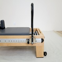 Hochwertige Custom Spring German Gym Betten Klassische kommerzielle Trainings geräte Leichtes faltbares Pilates Reformer Eichenholz